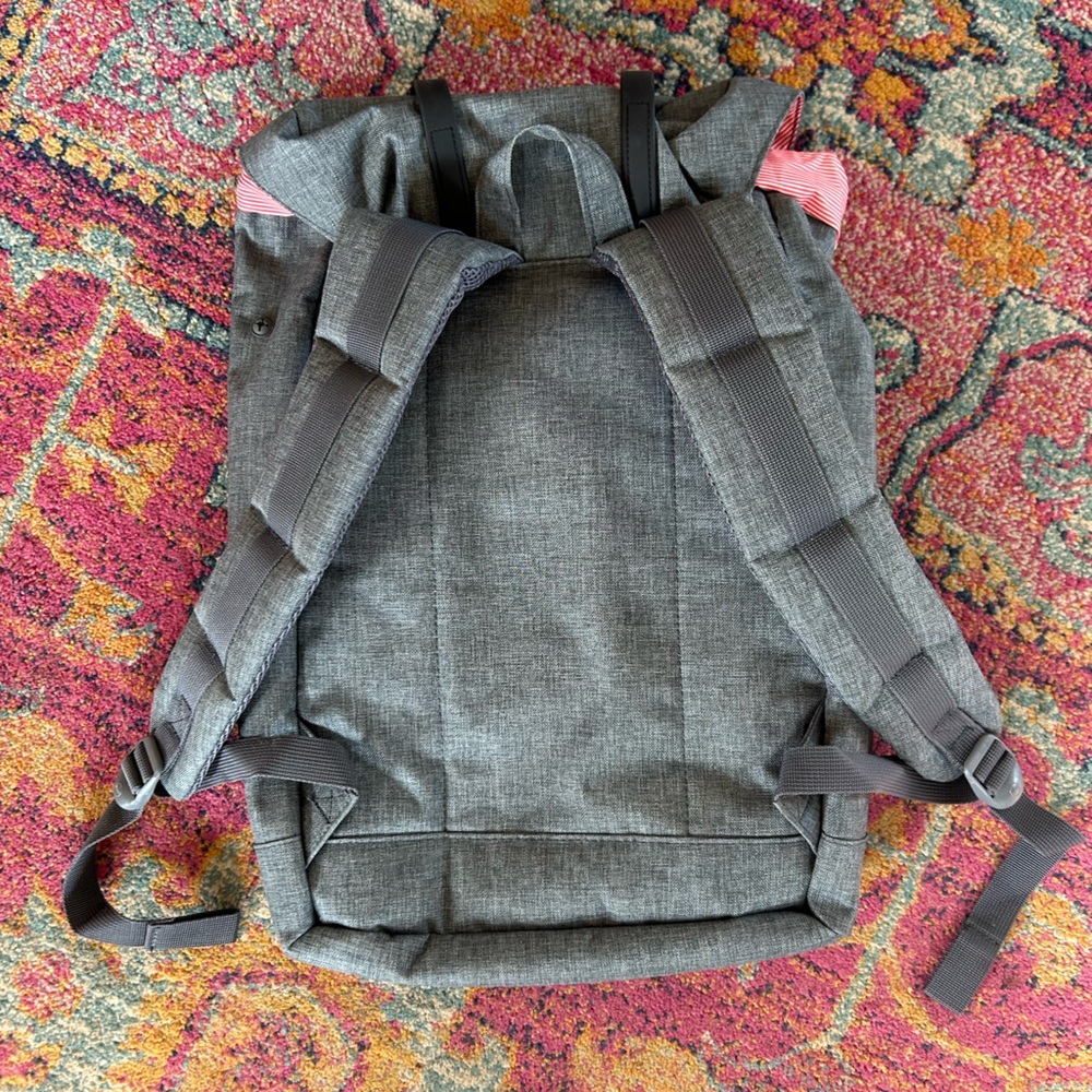 Herschel Supply Company | Women’s Grey Retreat Backpack Adjustable Straps OS - Picture 10 of 14